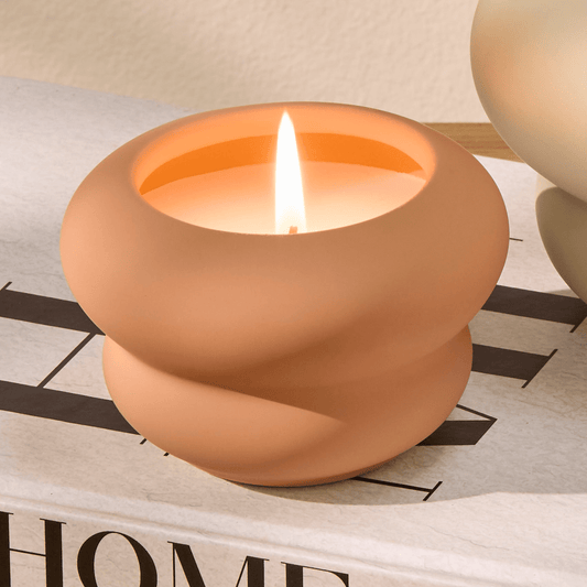 Outlet - Surbiton Single Wick 9cm Ceramic Candle - Oud Wood & Rose Scent In Blush Pink