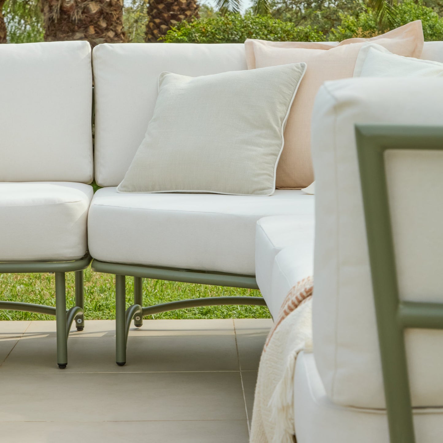 Wilder 8 Seater Metal Corner Sofa Set with Coffee Table - Olive Green