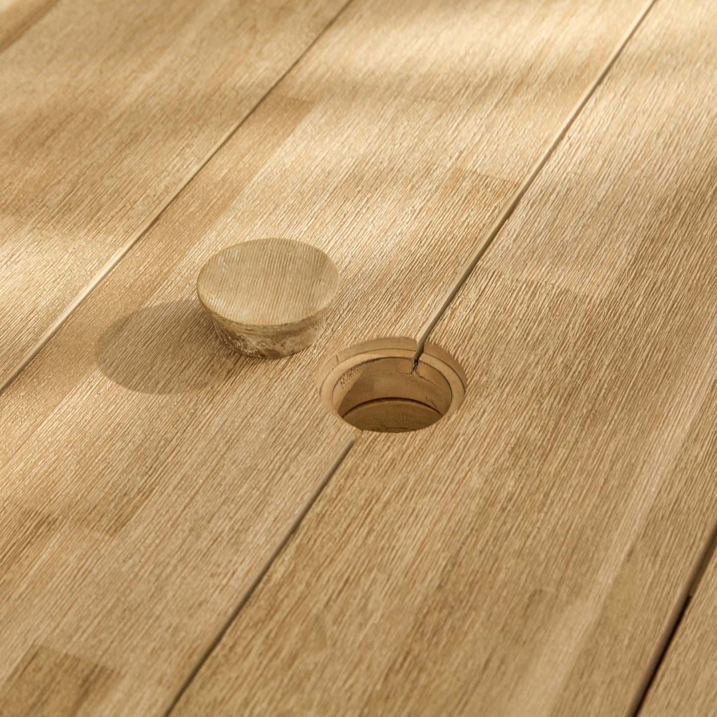 Willow Round Wooden Garden Table - Brushed Light Acacia